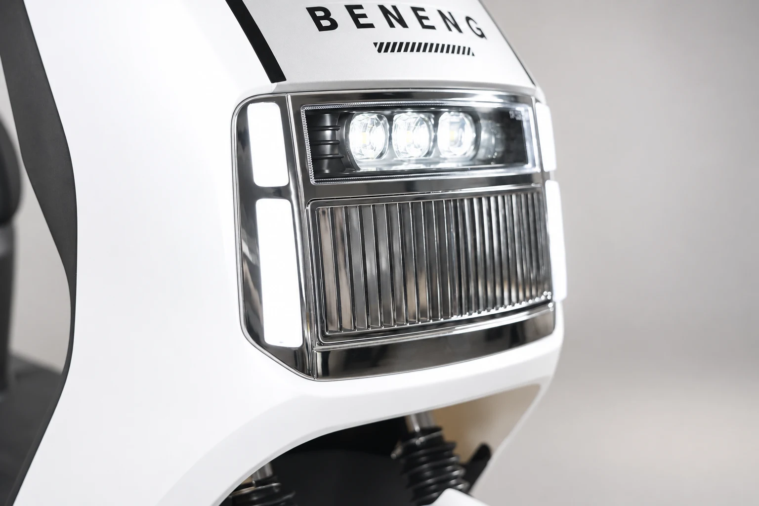 G504 Farol e grade frontal