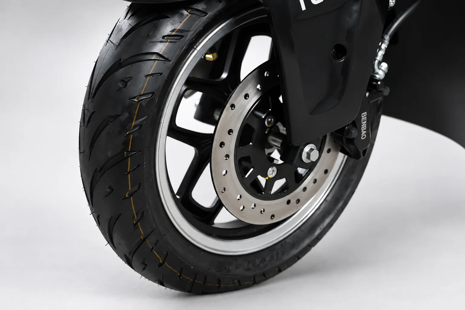S950 Front wheel and hydraulic disc brake