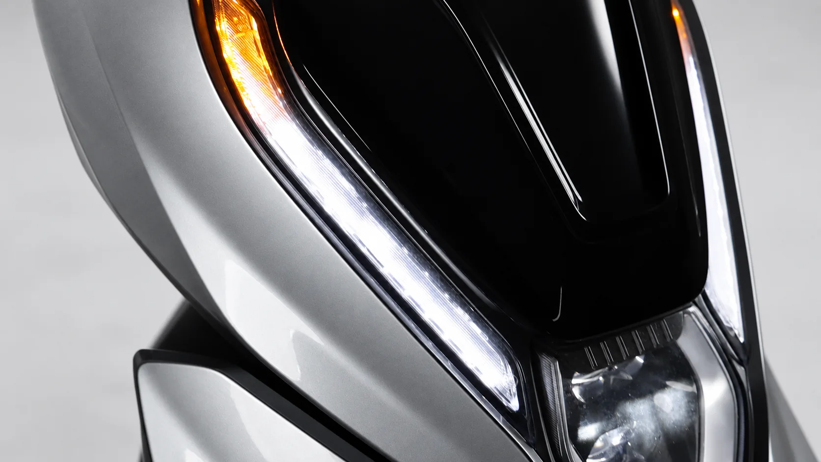 S951 Detalhe da iluminação dianteira