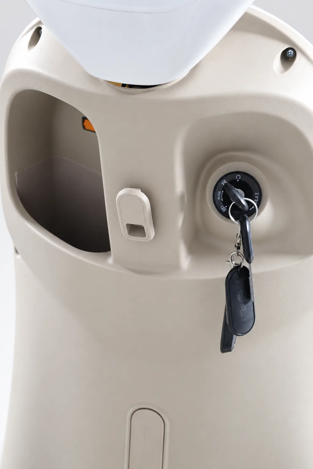 Q52 Porta-objetos frontal e ignição
