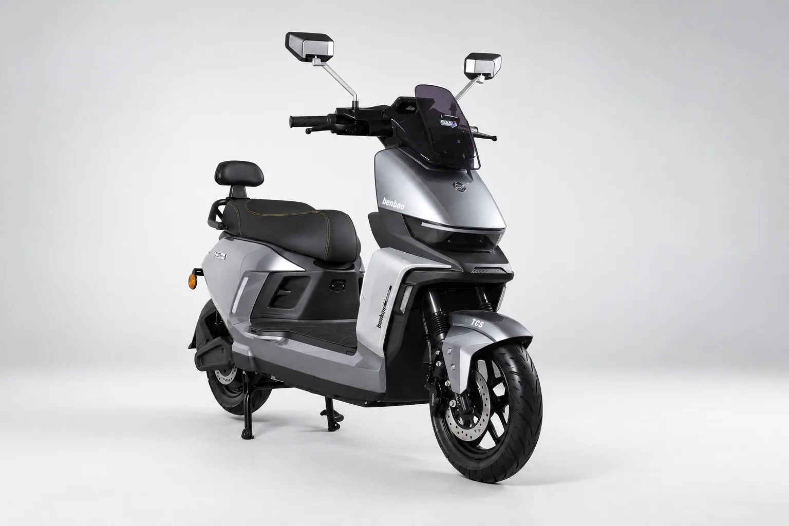 S910 Vue de trois quarts avant opposée
